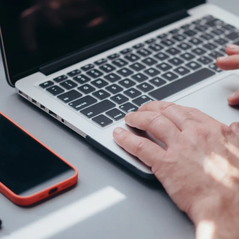Terapia da Fala Online Funciona? A Ciência e Quando É Indicada