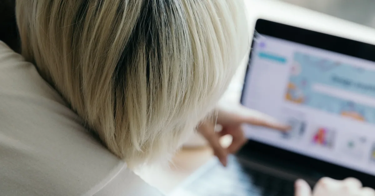 Terapia da Fala "Perto de Mim" vs. Online: Como Evitar Meses de Espera no SNS